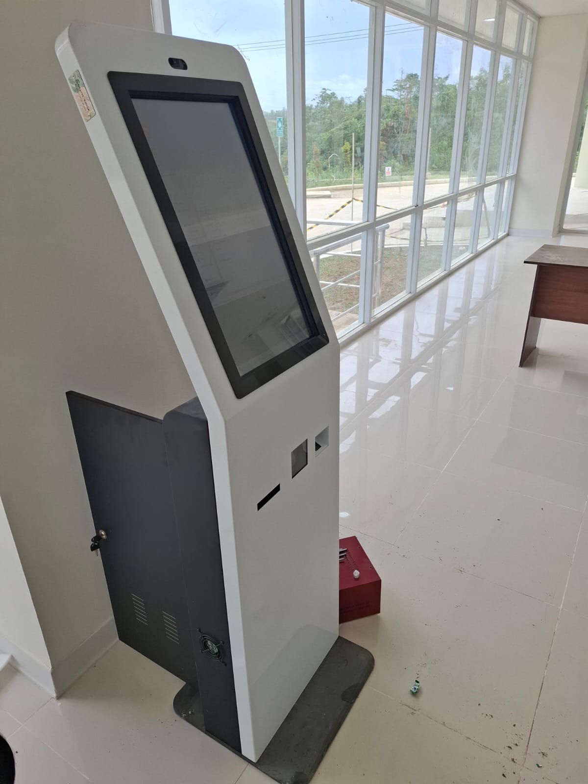 Instalasi Sistem Antrian Smart di Puskesmas IKN